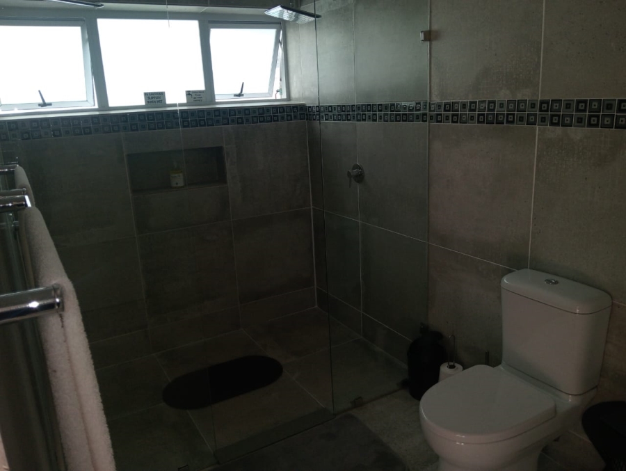 5 Bedroom Property for Sale in Jeffreys Bay Central Eastern Cape